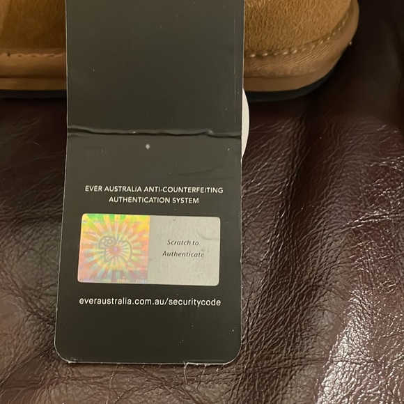 Snow boots from Australia. The brand is EVERAU, everaustralia. Never been worn. - Picture 5 of 13